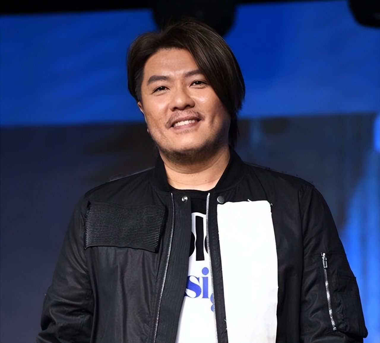 阿杜十shi首经典歌曲,阿杜十首经典歌曲无法阻挡（阿杜十大经典歌曲）