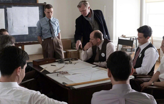 《奥本海默》曝光新剧照 豪华卡司齐聚（奥本海默正式上线）