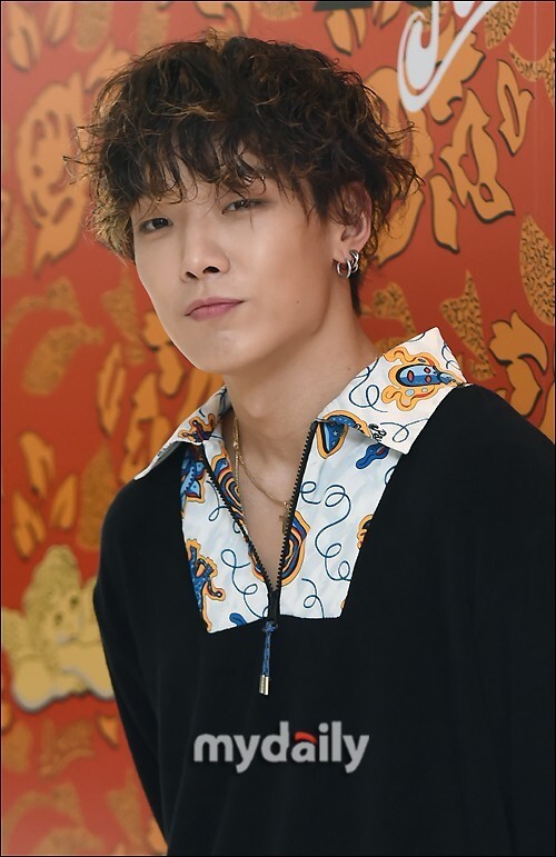 YG公司否认iKON成员BOBBY离巢：还未商议续约事宜（bobby和yg合约几年）