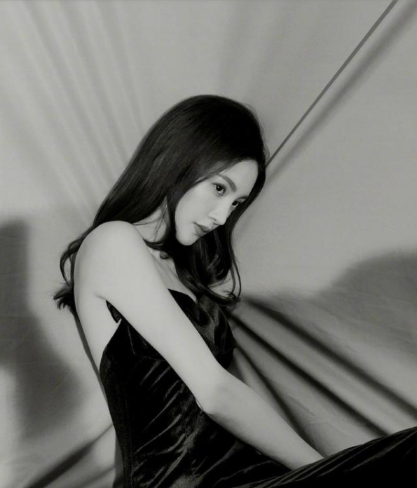 姜文滤镜下的金晨！太绝了（姜文滤镜下的金晨?）