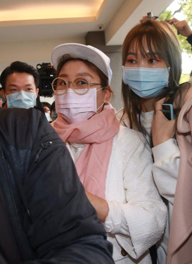 蓝心湄现身灵堂 穿刘真生前最爱粉红色系心意感人（蓝心湄是谁）