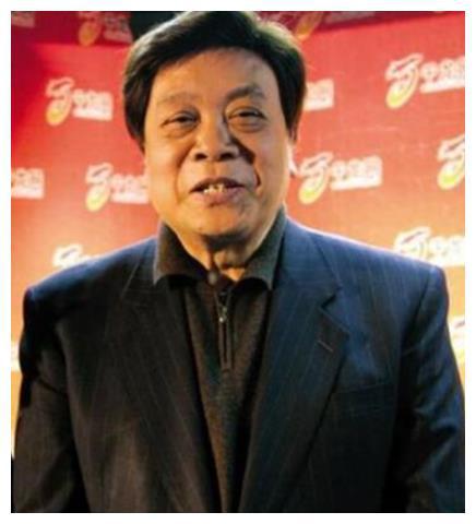 赵忠祥曾自己走出病房 看起来精神不错似无大碍（赵忠祥的）