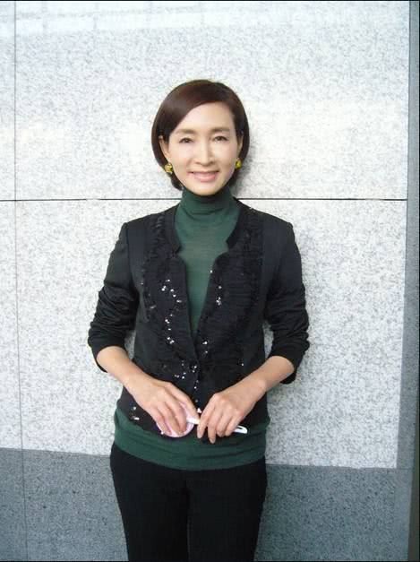 《天空之城》演员遇车祸肋骨骨折 目前已送往医院（天空之城扮演者）