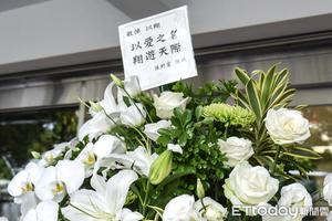 高以翔头七仪式举行 蒋珅玮现身张钧甯送花篮致意（高以翔好友蒋坤玮）