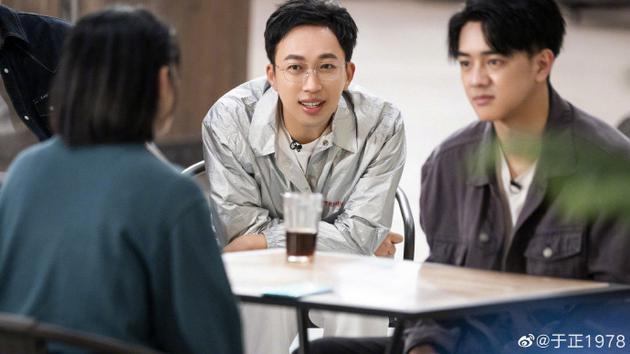 于正自曝得罪女演员引猜测 因评其电影难看演技差（于正咋样）