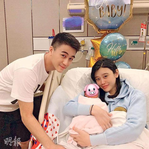 赌王何鸿燊见孙子开心 何猷君预告生3个以上（赌王何鸿燊和何猷君）