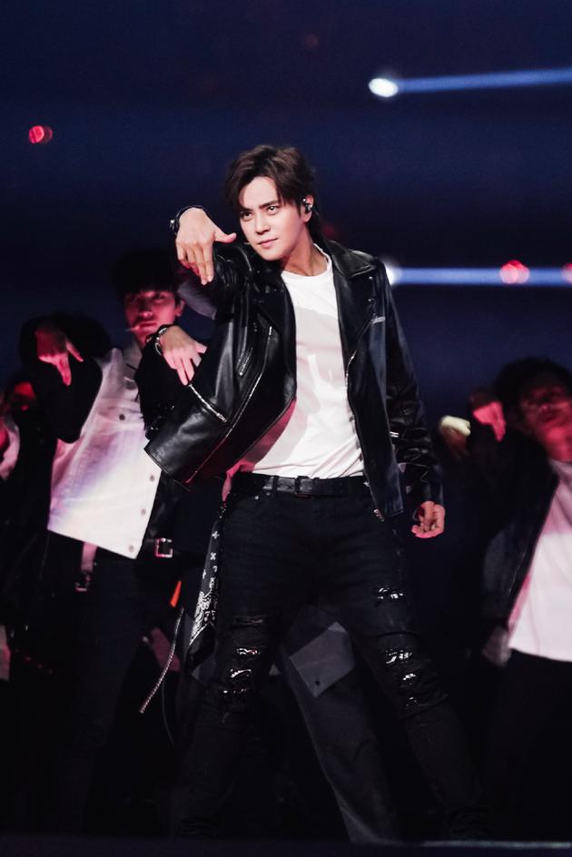 罗志祥被问如何面对网络暴力：开小号骂回去（罗志祥 开个小号骂回去）