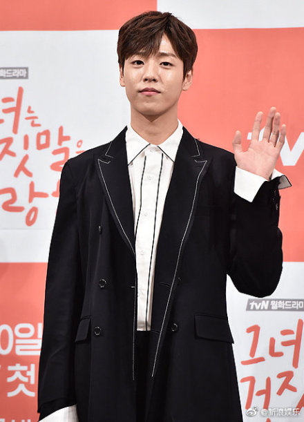 李玹雨退伍不举行特别仪式 将立即投入电影拍摄（李玹雨退伍了吗:李玹雨今日退伍）