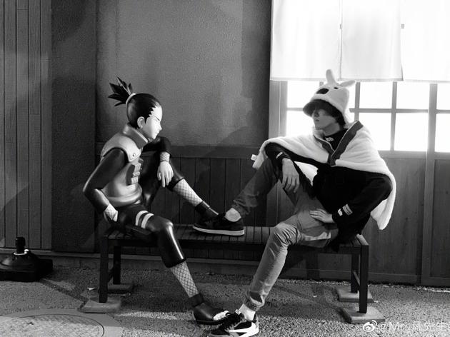 吴亦凡身披兔子毛毯超可爱 贴心叮嘱粉丝注意保暖（吴亦凡兔子披肩）