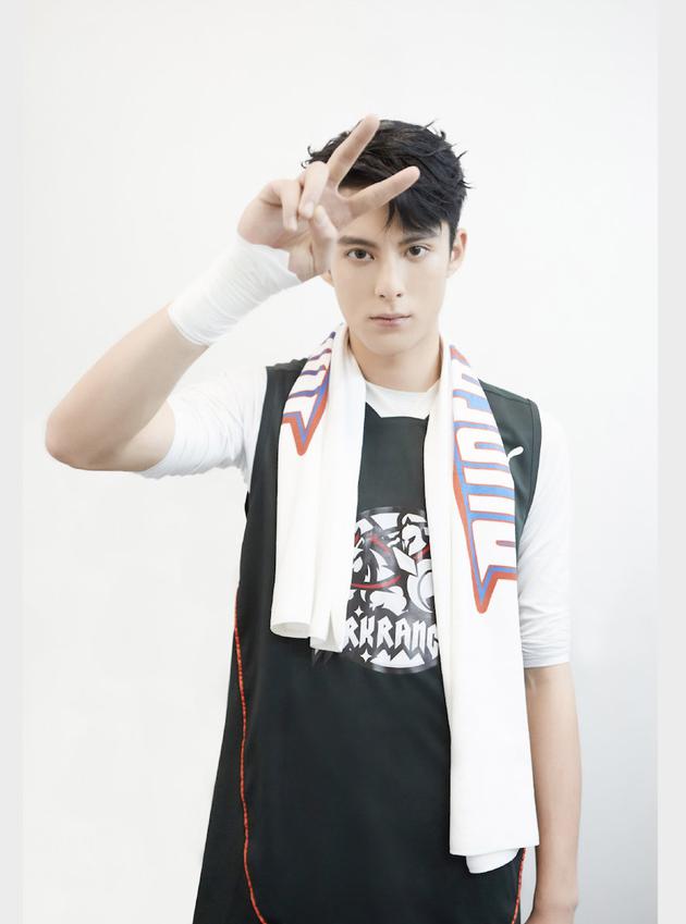 王鹤棣呼吁理智追星：给我一个自在点的剧组生活（王鹤棣追星最成功）