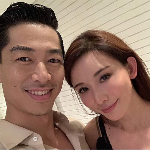 林志玲义卖活动媒体蹲守 夫妇两人不见踪影（林志玲交易价格曝光）