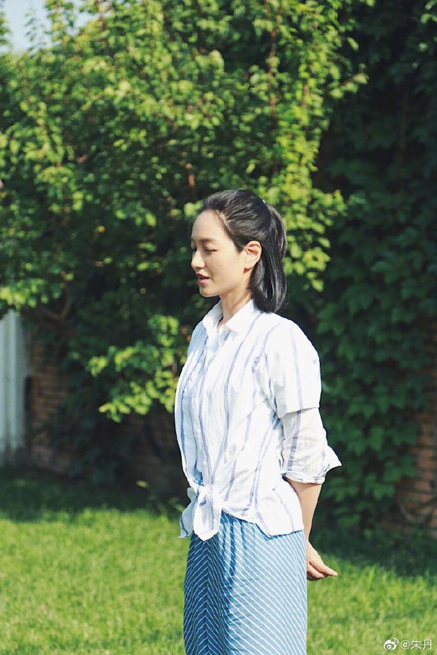 朱丹沐浴阳光笑容灿烂：吃一堑长一智 我还是我（朱丹mv）