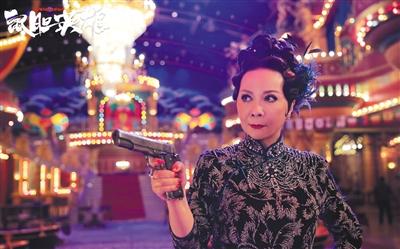 蔡明：不装嫩不怕老 到任何年纪都无可挑剔（蔡明不化妆的照片）