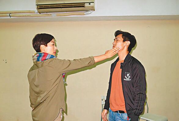 张可颐拍戏最怕打人耳光 江美仪打完人要请吃东西（张可颐与江美仪）