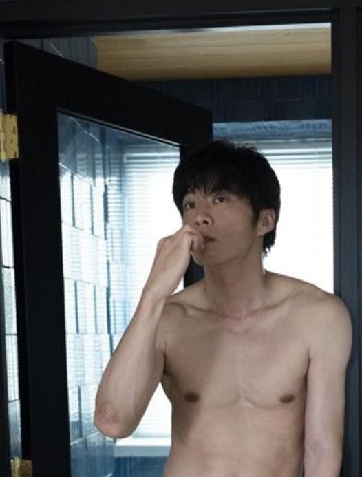 田中圭拍摄《anan》SEX特辑 展现男性肉体之美（田中圭ins）