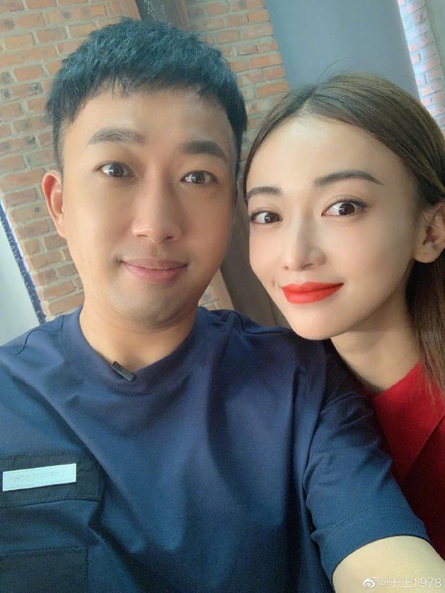 懒理粉丝抵制闹不满 于正称吴谨言将开开心心进组（吴谨言于正视频）